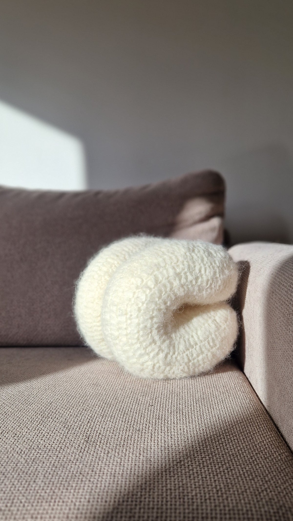 Donut with a Twist Cushion/Throw Pillow Written Crochet Pattern