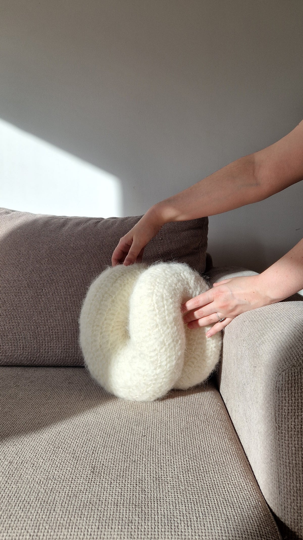 Donut with a Twist Cushion/Throw Pillow Written Crochet Pattern