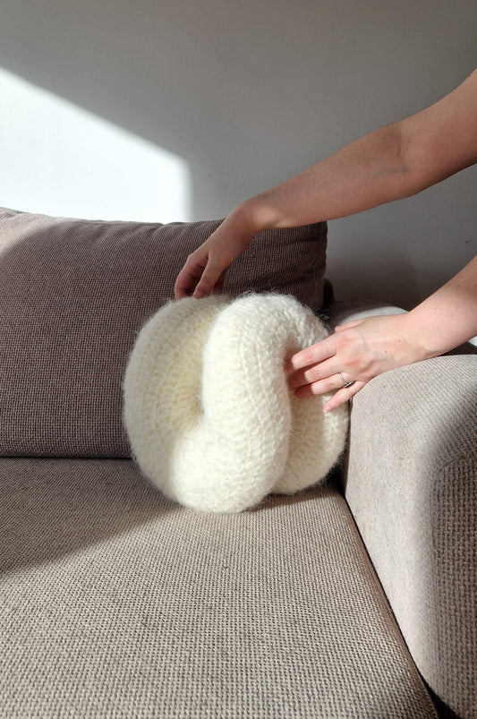 Donut with a Twist Cushion/Throw Pillow Written Crochet Pattern