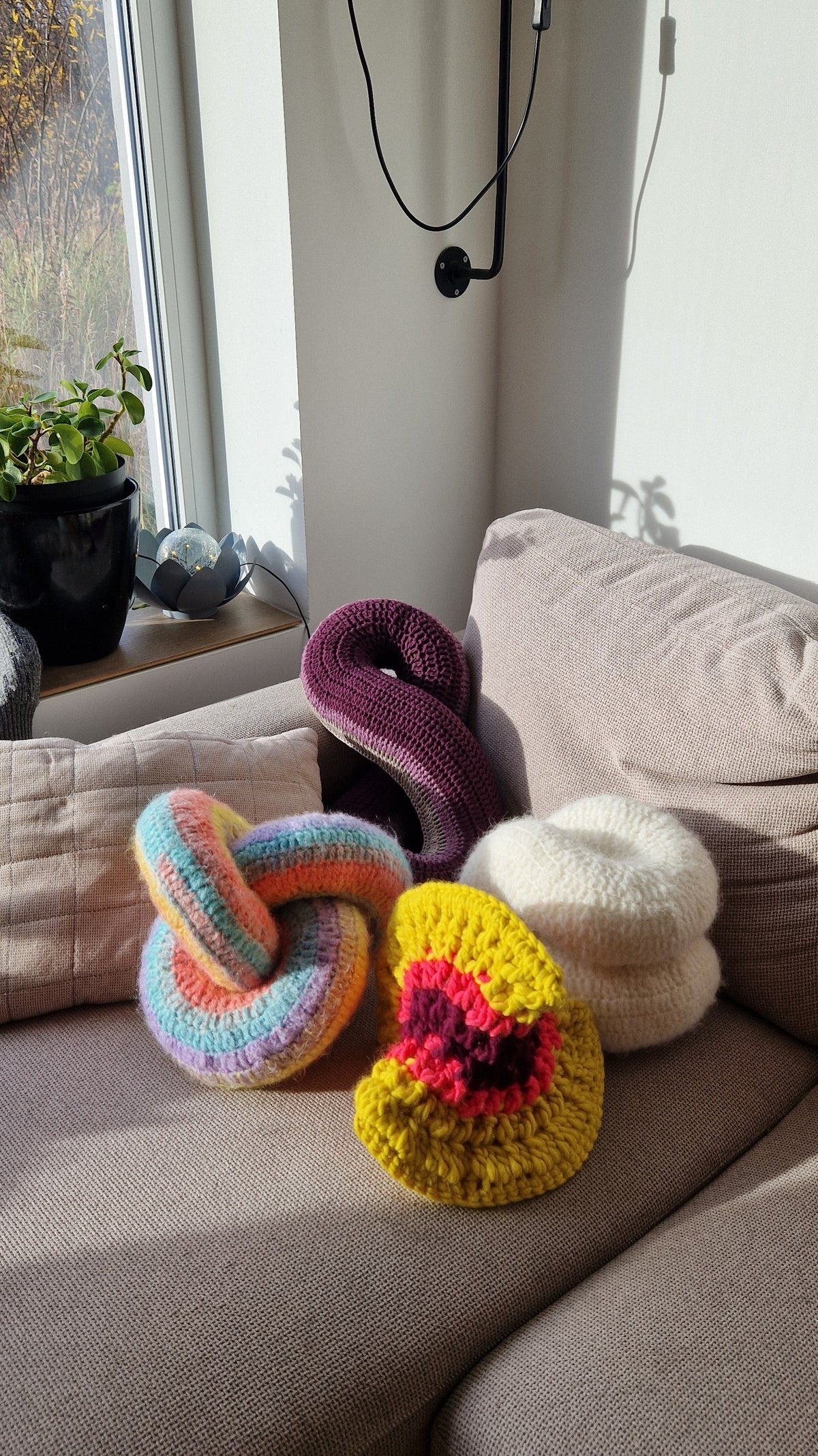 Trefoil Knot Cushion/Throw Pillow Written Crochet Pattern