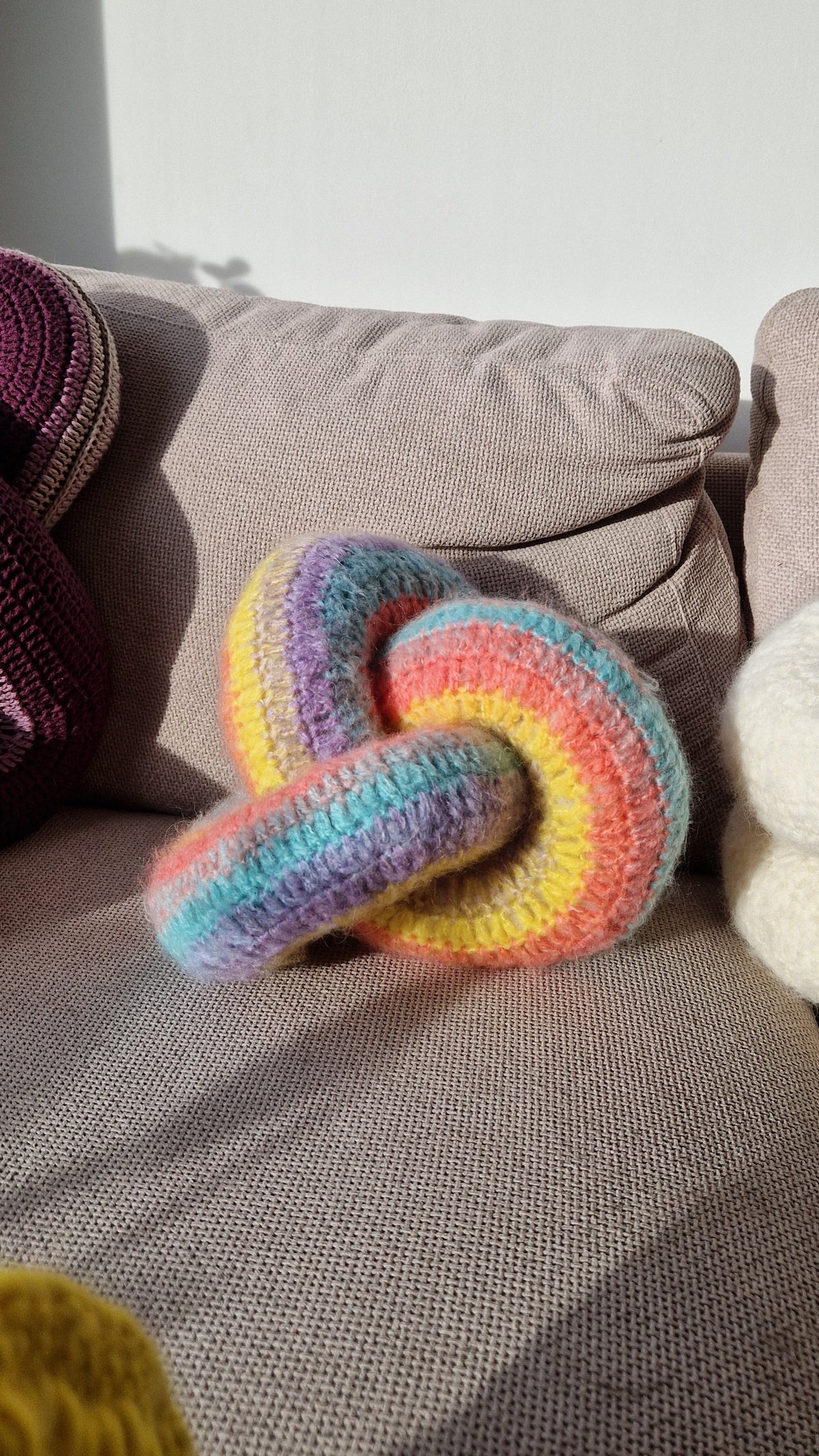 Trefoil Knot Cushion/Throw Pillow Written Crochet Pattern
