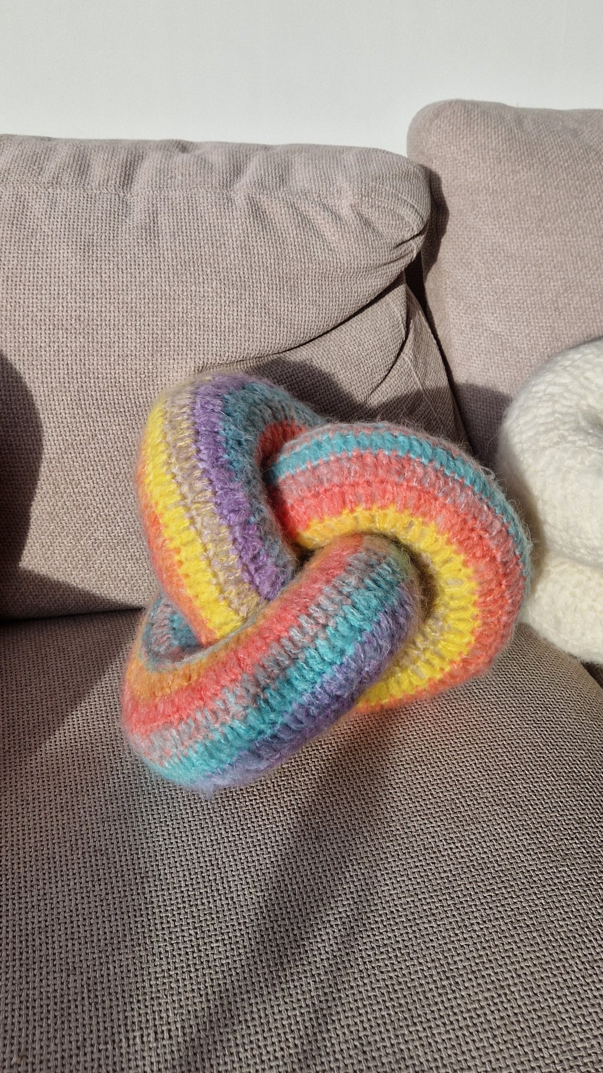 Trefoil Knot Cushion/Throw Pillow Written Crochet Pattern