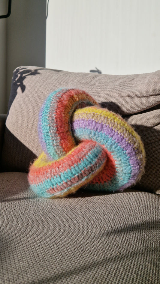 Trefoil Knot Cushion/Throw Pillow Written Crochet Pattern
